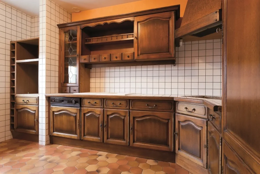 renowacja starych mebli